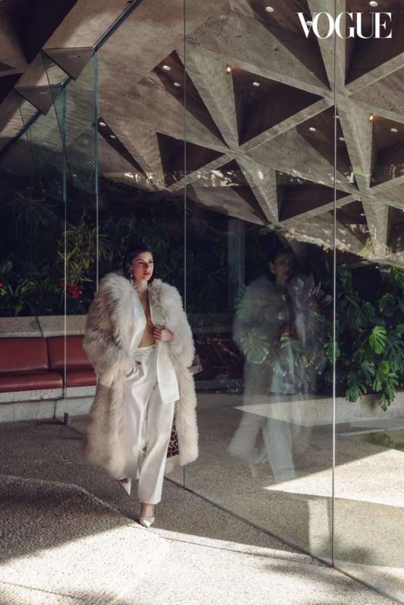 Light Falling on Contours — A Visual Dialogue Between Ines Trocchia and Los Angeles Architecture